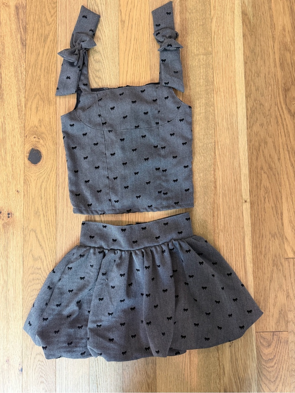 Kids Gray Bow Print Two-Piece Skirt Set